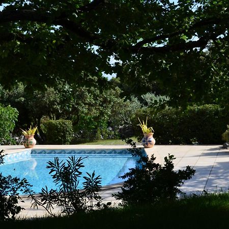 Villa Sous les chênes à Lussan  Extérieur photo